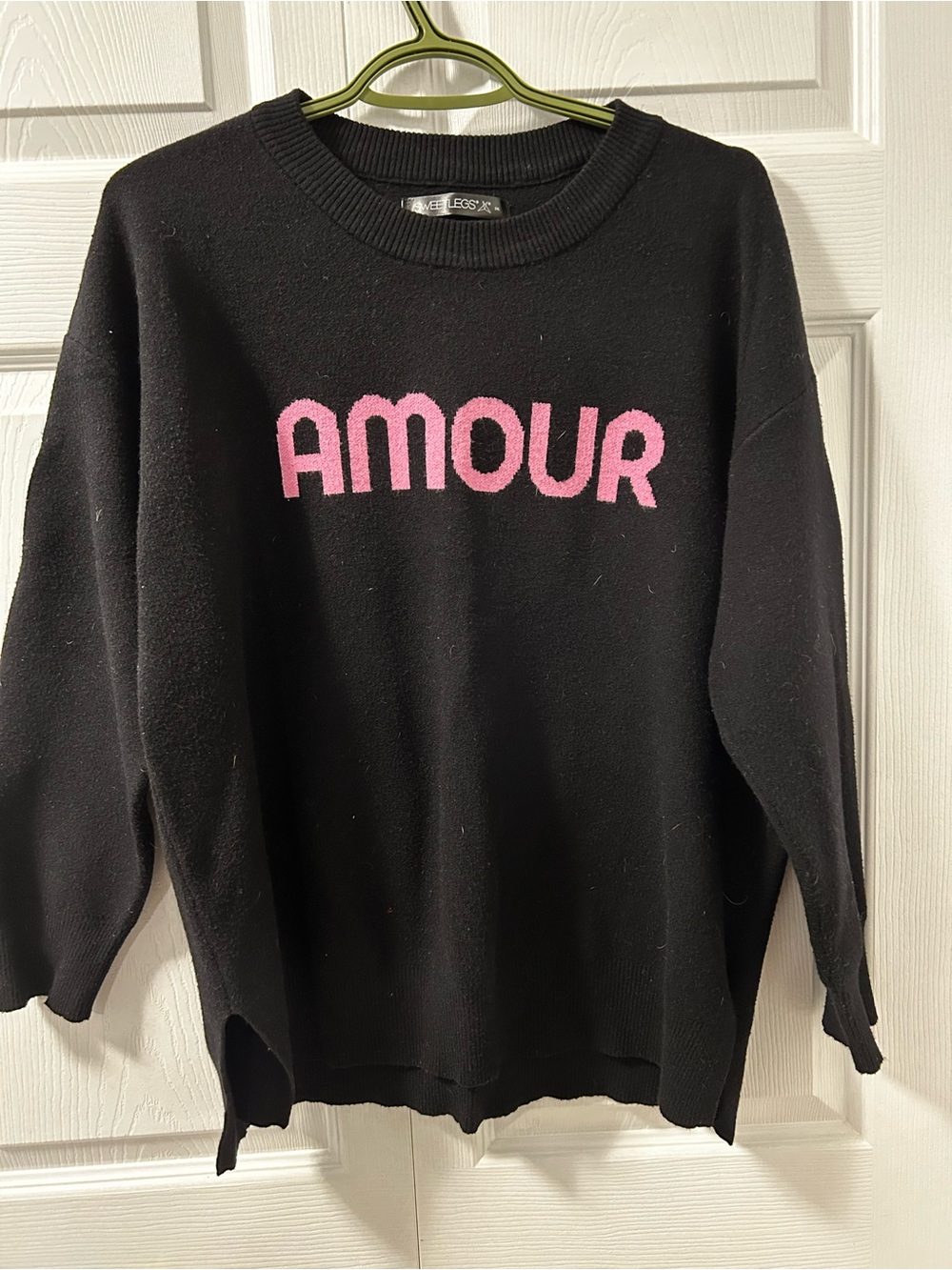 Black 'AMOUR' Crewneck Sweater with Pink Logo